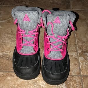 Nike girls winter boots